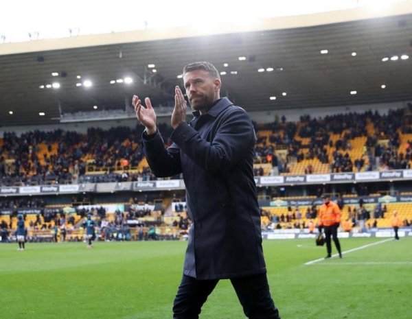 免费炒股配资 狼队主帅：客战曼联我们创造了不少良机，至少配得上带走一分